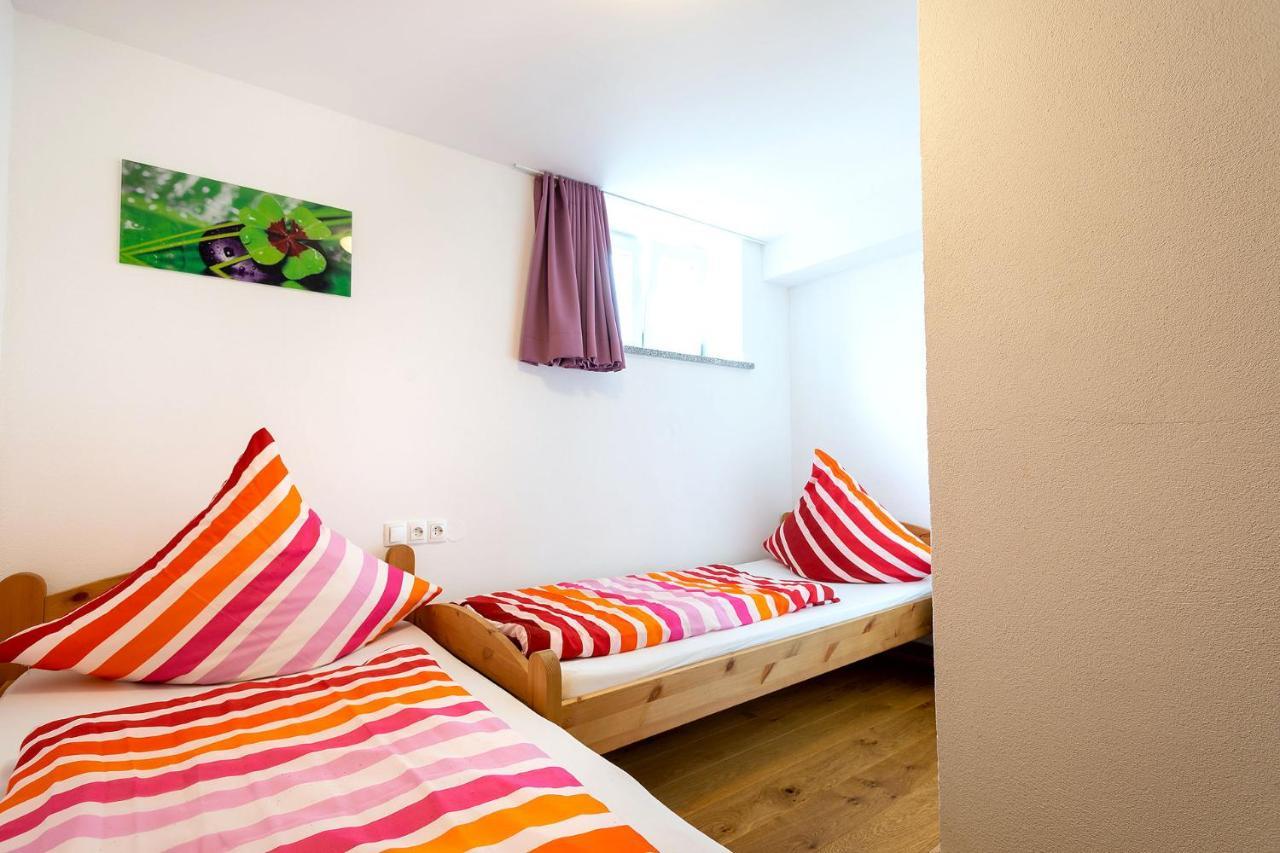 Alpen-Hostel - Apartment Talstation Mit Motorradvermietung Memmingen Exteriör bild