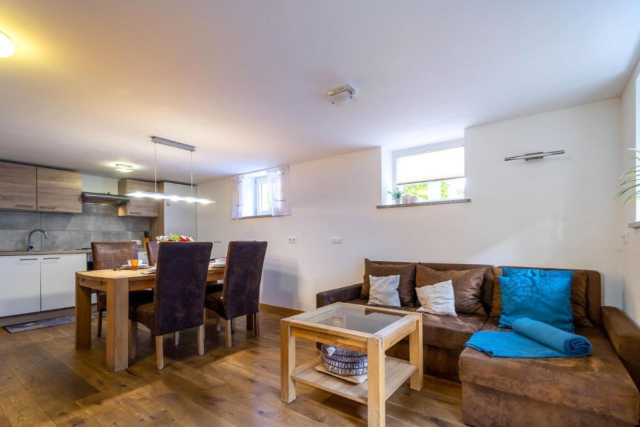Alpen-Hostel - Apartment Talstation Mit Motorradvermietung Memmingen Exteriör bild