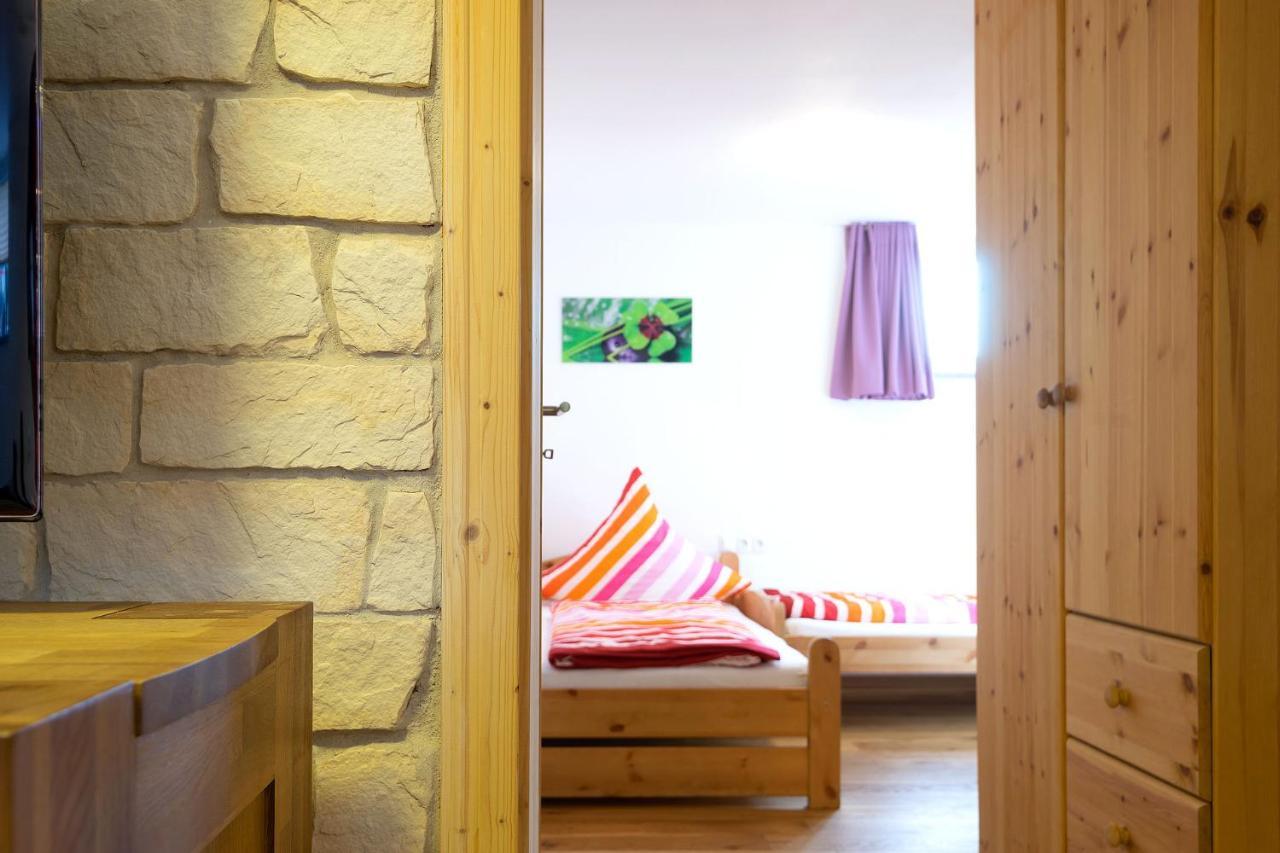 Alpen-Hostel - Apartment Talstation Mit Motorradvermietung Memmingen Exteriör bild